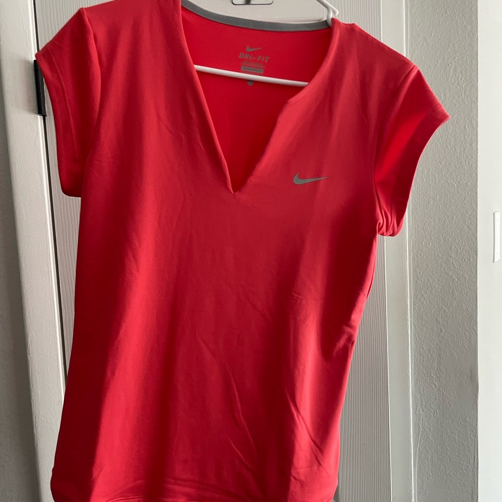 Nike Red Fitted Cap Sleeve Tee